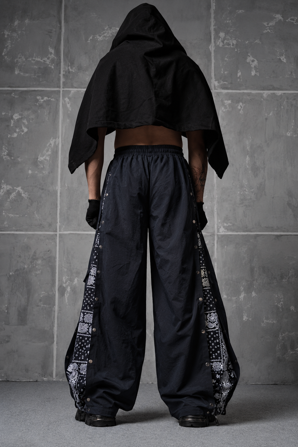 BANDANA SPLIT BAGGY SWEATPANTS